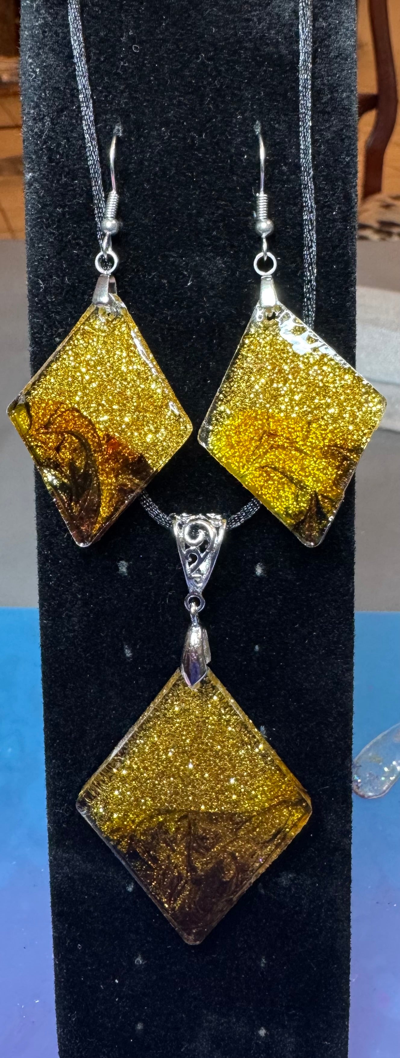 Golden Ember Resin Jewelry Set