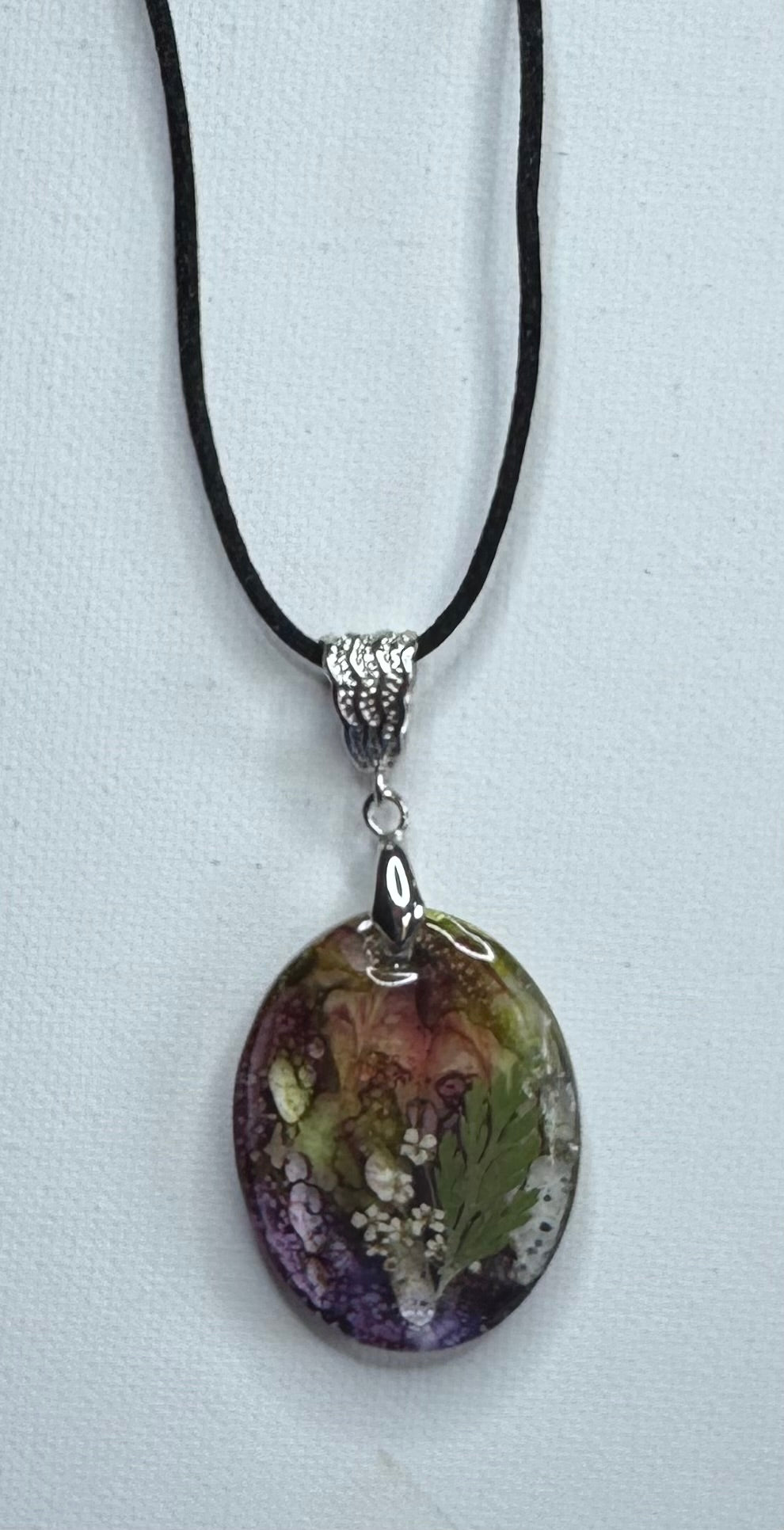 Pressed Flower Resin Pendant Necklace – Botanical Oval Jewelry, Real Flower Handmade Statement Pendant